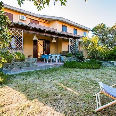L' Elicriso, A Pochi Passi Dal Mare Con Giardino Privato - The Elicriso, A Few Meters From The Sea, With Private Garden Apartamento Stintino Exterior foto