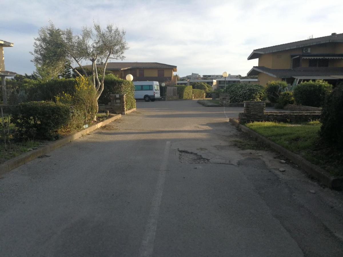 L' Elicriso, A Pochi Passi Dal Mare Con Giardino Privato - The Elicriso, A Few Meters From The Sea, With Private Garden Apartamento Stintino Exterior foto