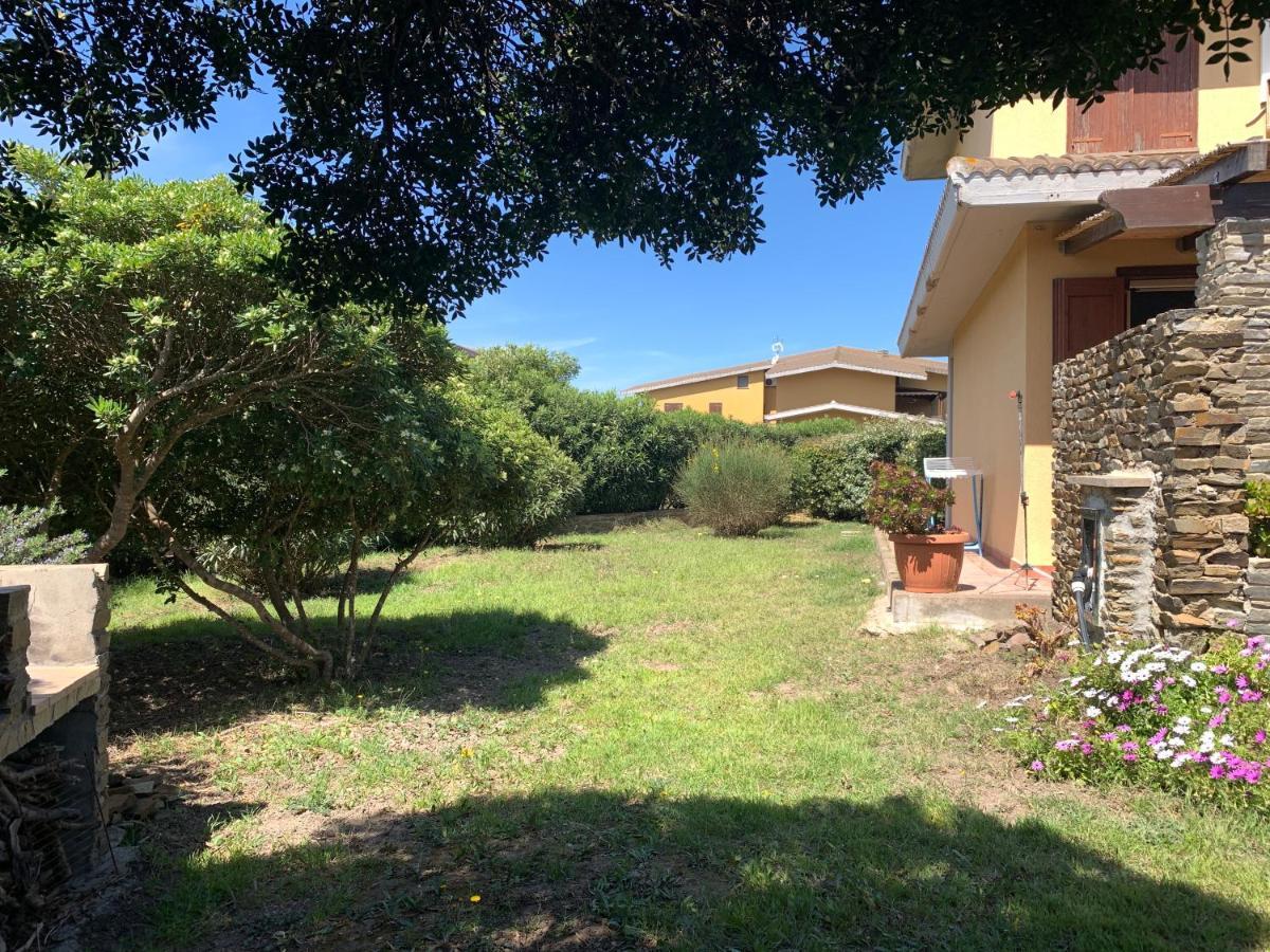 L' Elicriso, A Pochi Passi Dal Mare Con Giardino Privato - The Elicriso, A Few Meters From The Sea, With Private Garden Apartamento Stintino Exterior foto
